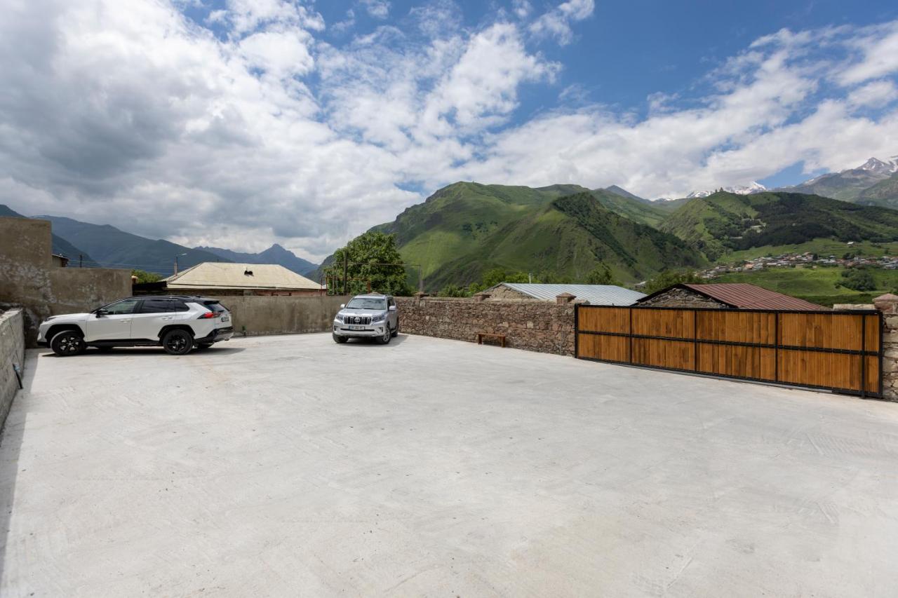 Hotel GRAF Kazbegi Exterior foto